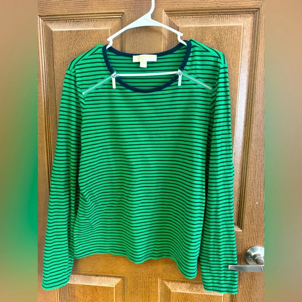 Women’s Michael Kors L/S shirt. Kelly green & navy. Zips @ shoulders. SFH - Picture 1 of 3